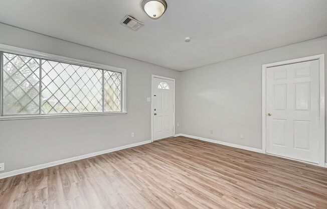 Affordable spacious 4BD/2BA single-family house!