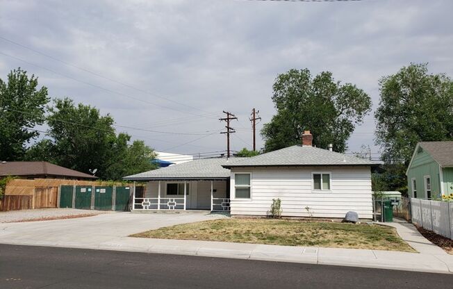 <b>Three Bedroom close to Reno High School with Landscaping<br><br>