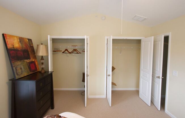 3 Bedroom Townhouse at the Woodlands - END UNIT * only $500 deposit