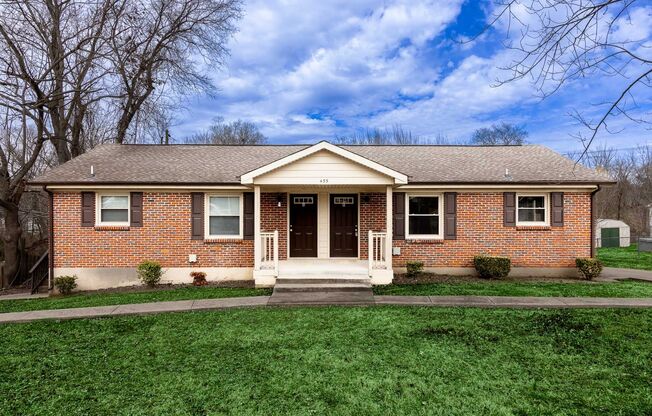 Look and Lease Special! $200 off rent!!!