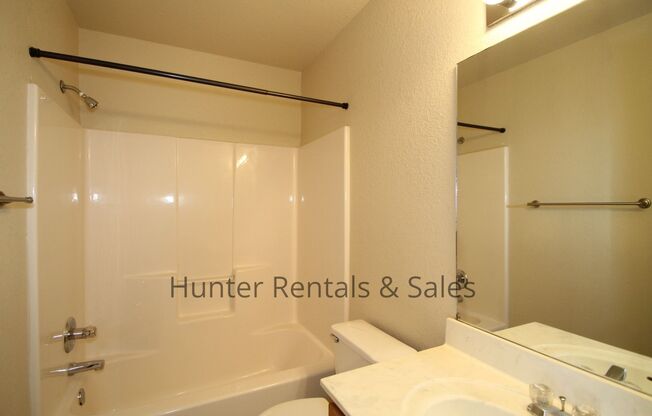 3 beds, 2 baths, $1,195