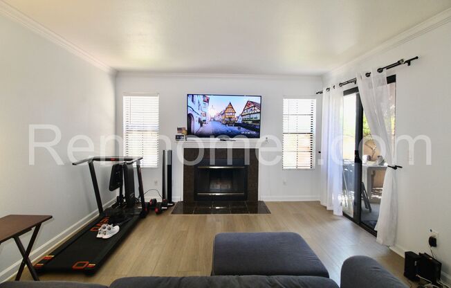 Rancho Bernardo, 12051 Alta Carmel Ct #199, Remodeled, Luxury Vinyl Tile Floors, Granite Counters, AC, Fireplace!