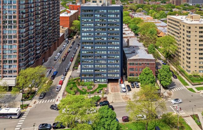 1 bed, 1 bath, 700 sqft, $1,875, Unit 418-1301