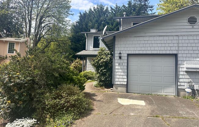 Charming Bellevue Rental – Available May 1st!