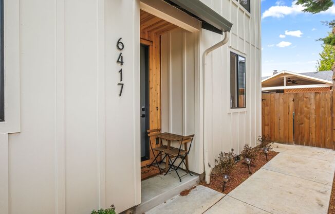 6417 N Greeley Ave #4