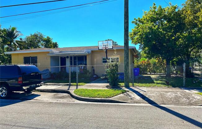 424 NORTHWEST 53 ST