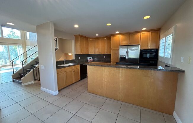 2 beds, 3.5 baths, $9,495