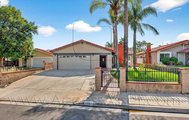 Stunning 3 Bed/2 Bath Pool Home In Lake Elsinore!