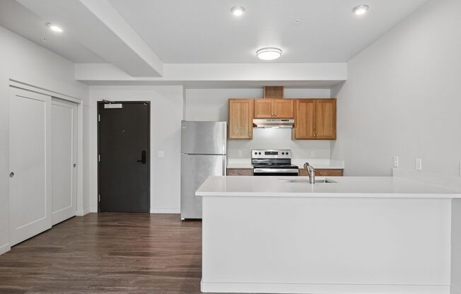 3 beds, 2 baths, 1,312 sqft, $1,975, Unit 207