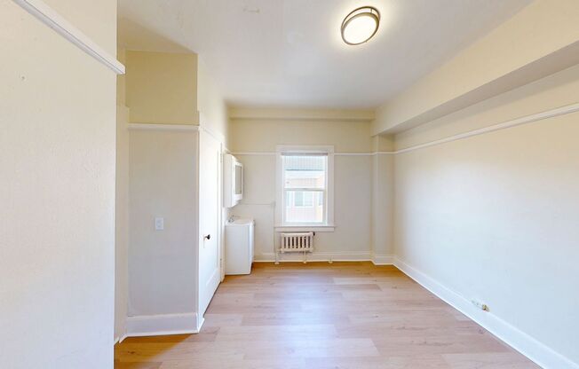 Studio, , 120 sqft, $1,150, Unit 32