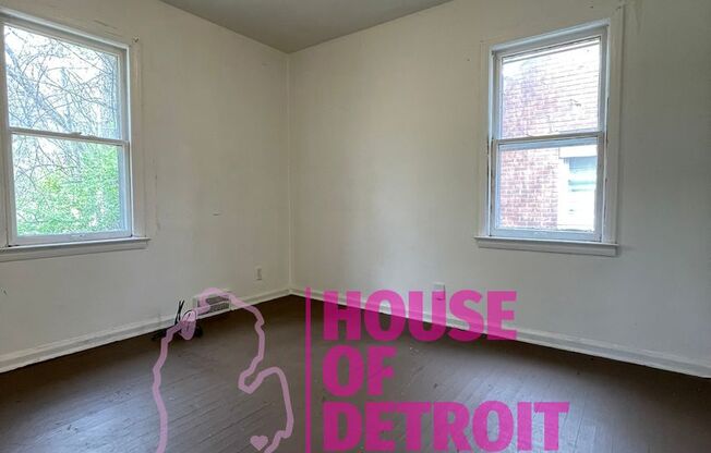 3 beds, 1 bath, $1,235
