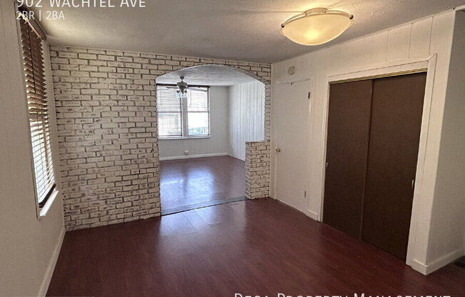 902 WACHTEL AVE