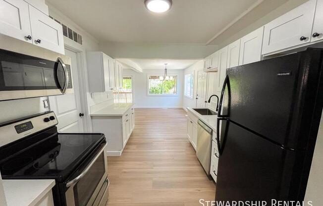 116 CEDAR LN