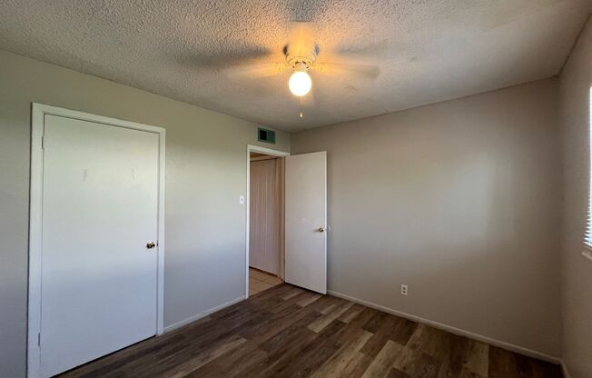 2 beds, 1 bath, 750 sqft, $995