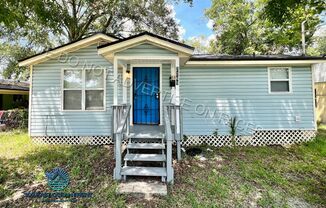 Adorable, fully renovated 3 bedroom / 1 bathroom home now available for rent!