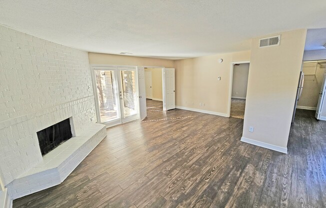 2 beds, 1 bath, 1,062 sqft, $2,395