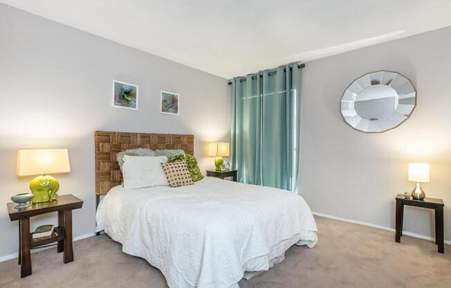 2 beds, 2 baths, 978 sqft, $1,375