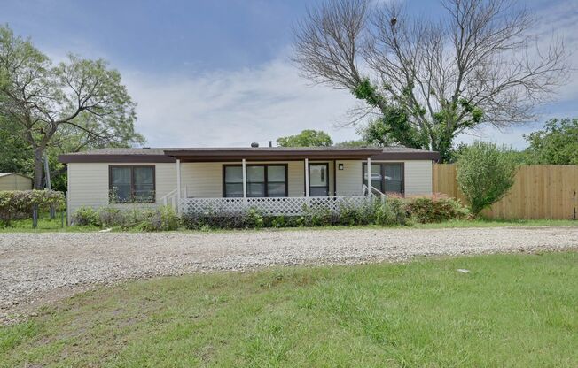 Mansfield ISD 3/2/2 on well over 1/2 acre fenced