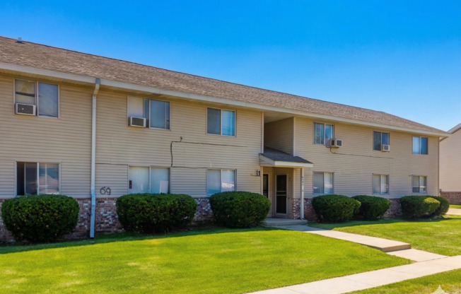 Oak Apartments in Kenosha