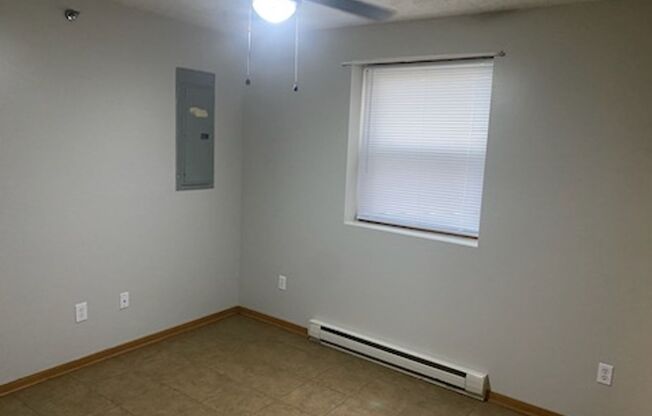 1 bed, 1 bath, $650