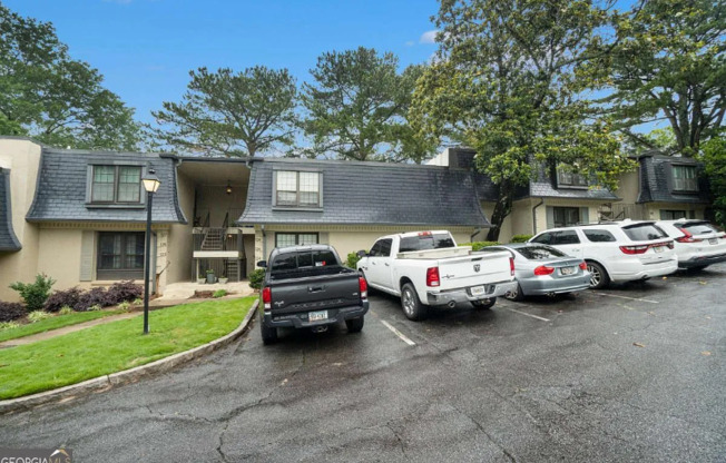 123 Maison Pl NW