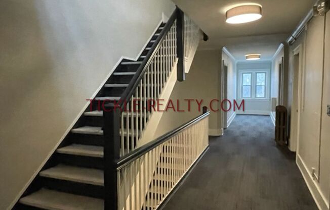 1 bed, 1 bath, $1,250, Unit D103