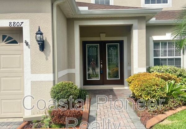 8807 CAMERON CREST DR