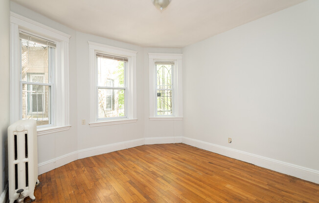 Studio, 1 bath, 350 sqft, $2,400, Unit 18