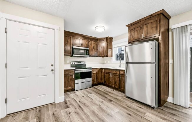 2 beds, 1 bath, 880 sqft, $1,395, Unit #1