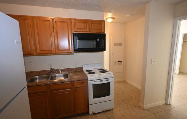 1 Bed Apartment - 3021  E Carey Ave - NO PETS