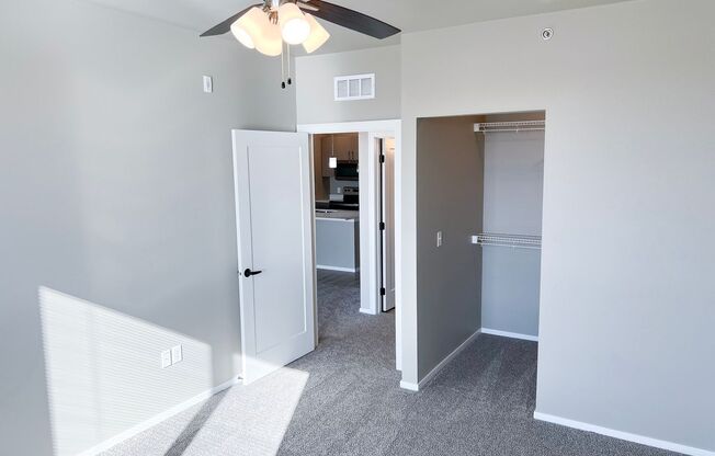 1 bed, 1 bath, 758 sqft, $1,145, Unit Bldg 5 Apt 5303