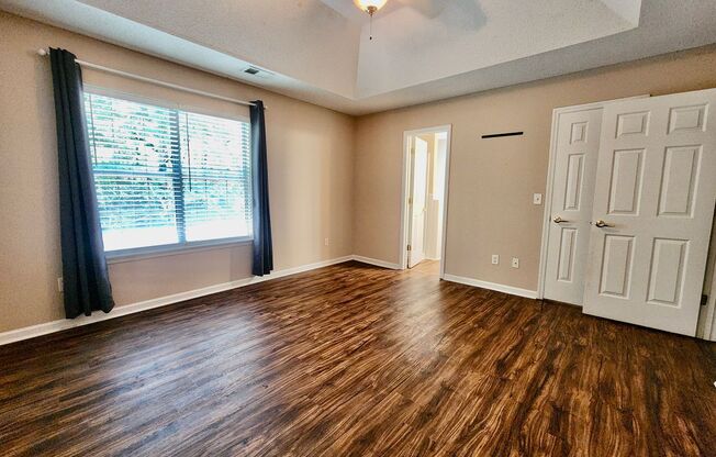 4 beds, 2.5 baths, $3,300