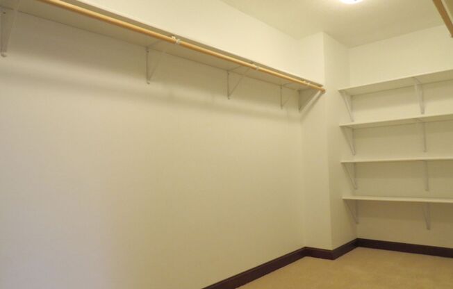 1 bed, 1 bath, 800 sqft, $1,195, Unit 616B2