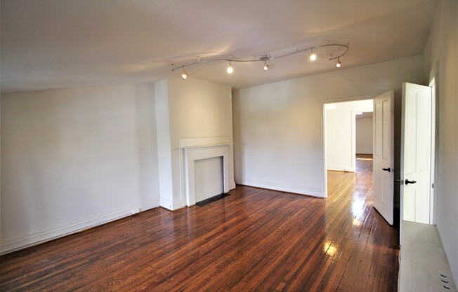 22 E Mt Vernon Place