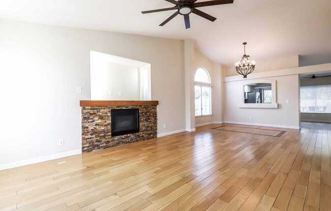 1564 SILVER PT AVE
