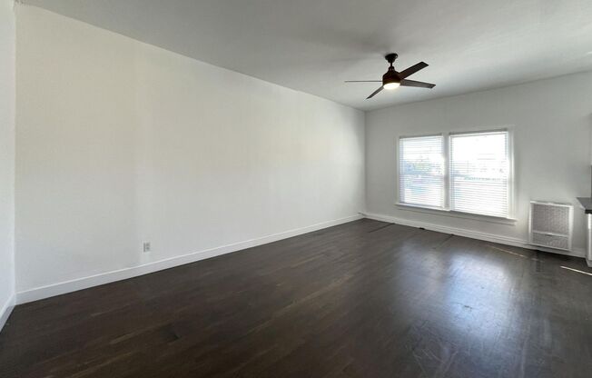 Sunset Apts...Gorgeous Newly Remodeled Apartments..CALL NOW!