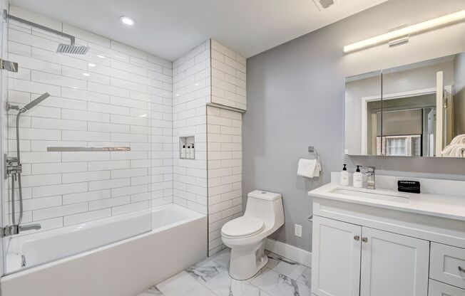 1 bed, 1 bath, 700 sqft, $2,295, Unit 1016
