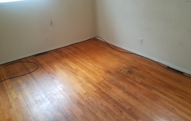 2 beds, 1 bath, $1,099