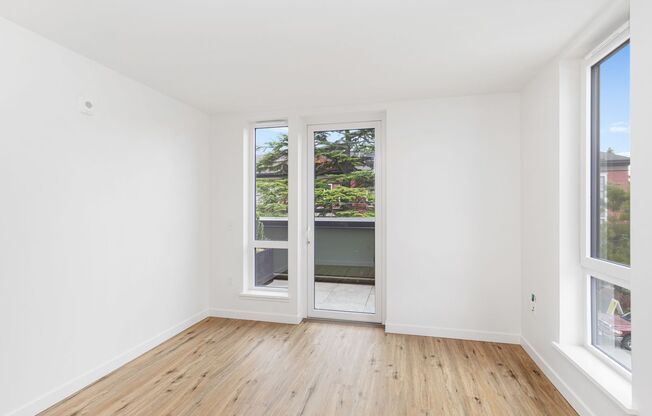 Studio, 1 bath, 355 sqft, $1,692, Unit 310