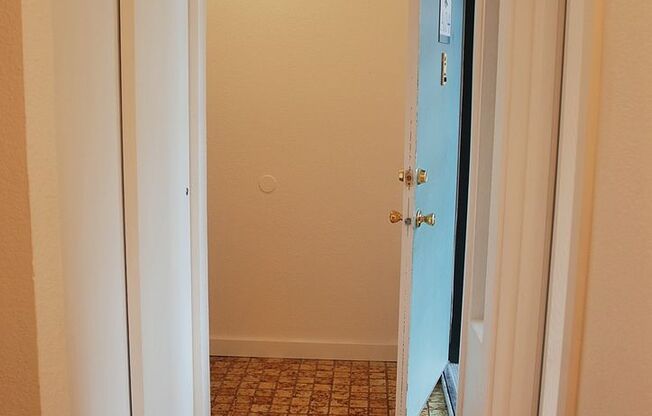 1bd/1ba Kirkland Condo