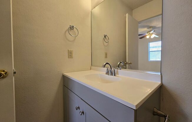 3 beds, 2 baths, 1,308 sqft, $1,295, Unit 3101 Honeysuckle Cir - B