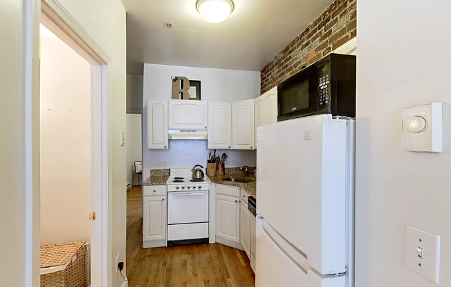 2 beds, 1 bath, 750 sqft, $3,695, Unit 13