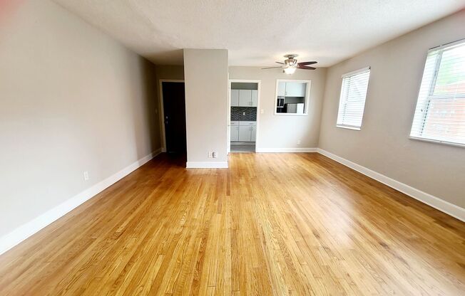 1 bed, 1 bath, 611 sqft, $1,150, Unit 4440-304