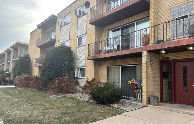 Oak Lawn-Komensky TIC LLC