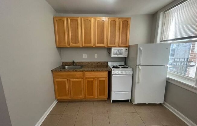 1 bed, 1 bath, 550 sqft, $1,090, Unit B16