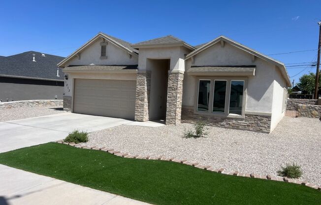 Stunning 3 bedroom, 3 bathroom home located in Canutillo
