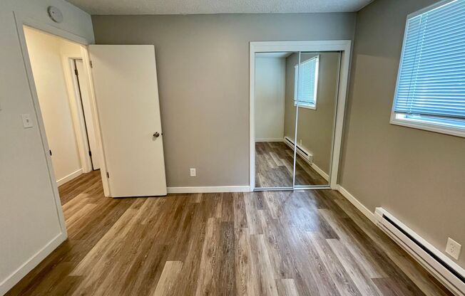 2 beds, 1 bath, 760 sqft, $1,100, Unit 5