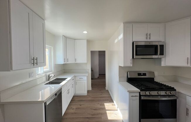 FULLY REMODELED | RENT SPECIAL! - 3 Bed/2bath Home in El Monte!