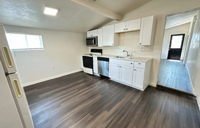 320 13 AVE