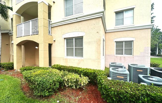 3 beds, 2 baths, $3,200, Unit 13820-109